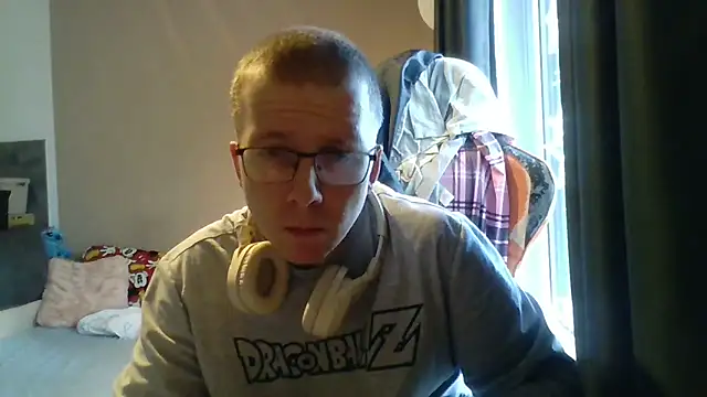 Snapshot of David250692 chatting on 04/06/26, 12:17 David250692 online show from 04/06/26, 12:17
