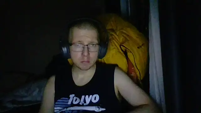 Snapshot of David250692 chatting on 05/14/26, 12:01 David250692 online show from 05/14/26, 12:01