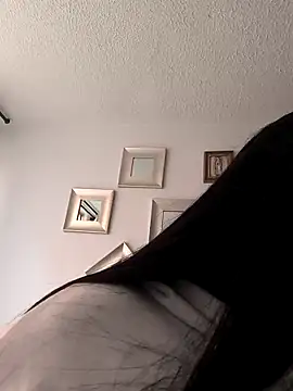 Snapshot of paola091 chatting on 02/08/25, 07:16 paola091 online show from 02/08/25, 07:16