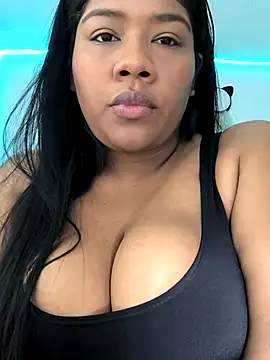 Snapshot of paola091 chatting on 02/10/25, 12:50 paola091 online show from 02/10/25, 12:50