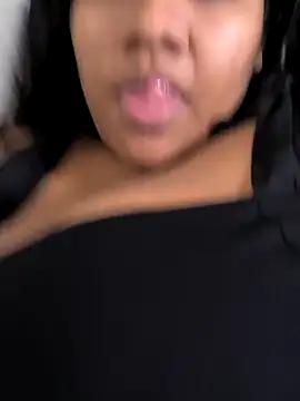 Snapshot of paola091 chatting on 02/13/25, 09:27 paola091 online show from 02/13/25, 09:27