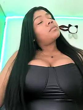 Snapshot of paola091 chatting on 02/18/25, 12:04 paola091 online show from 02/18/25, 12:04