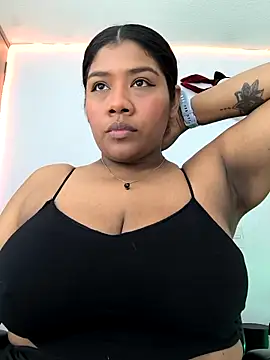 Snapshot of paola091 chatting on 02/19/25, 10:53 paola091 online show from 02/19/25, 10:53