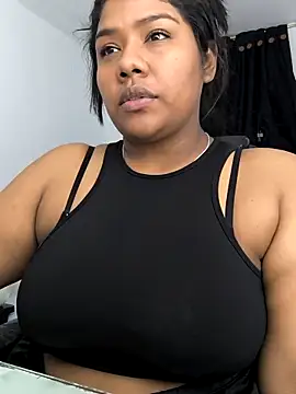 Snapshot of paola091 chatting on 09/28/25, 12:49 paola091 online show from 09/28/25, 12:49