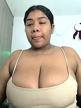 Snapshot of paola091 chatting on 10/04/25, 12:14 paola091 online show from 10/04/25, 12:14