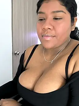 Snapshot of paola091 chatting on 10/07/25, 09:12 paola091 online show from 10/07/25, 09:12