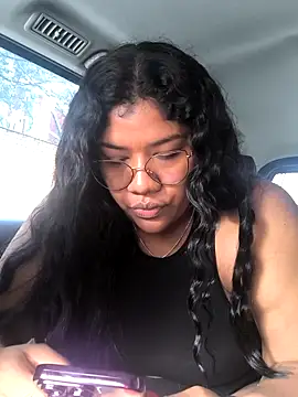 Snapshot of paola091 chatting on 10/12/25, 01:10 paola091 online show from 10/12/25, 01:10