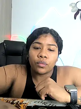 Snapshot of paola091 chatting on 10/15/25, 11:38 paola091 online show from 10/15/25, 11:38