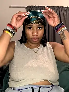 CurvyDesire1 online show from 10/09/25, 09:57