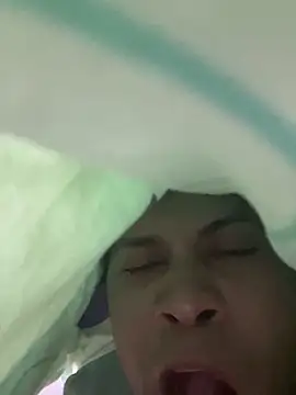 boyhot23x online show from 04/07/26, 04:24