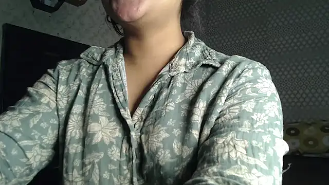 Snapshot of Indian_Anu chatting on 01/25/25, 04:13 Indian Anu online show from 01/25/25, 04:13