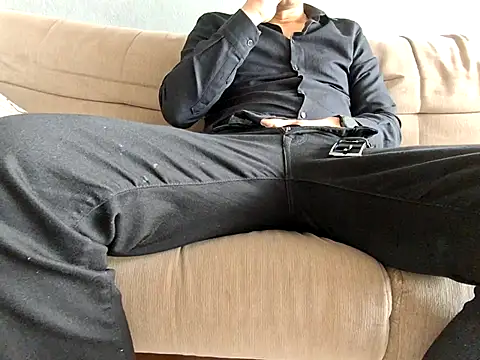 praqun2021 online show from 03/23/26, 02:10