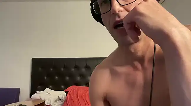 CamCrestXXX online show from 01/15/25, 07:48