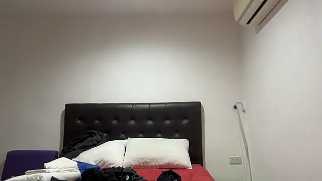 CamCrestXXX online show from 02/05/25, 06:02