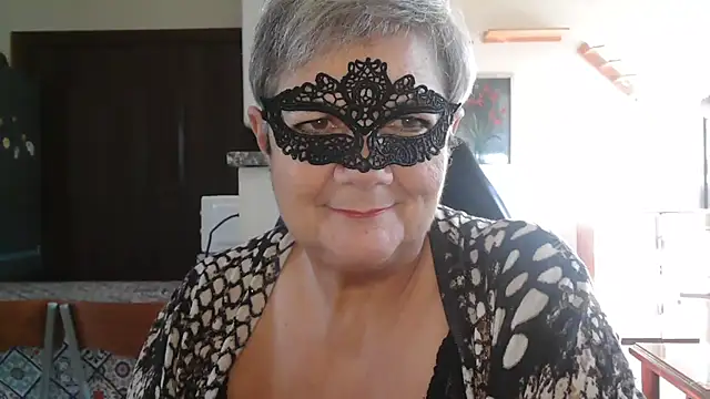 Snapshot of simona60 chatting on 10/18/25, 01:34 simona60 online show from 10/18/25, 01:34