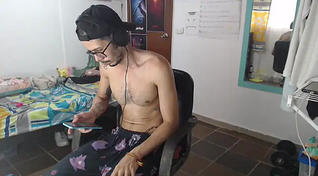 alisterxxx online show from 03/18/25, 10:26