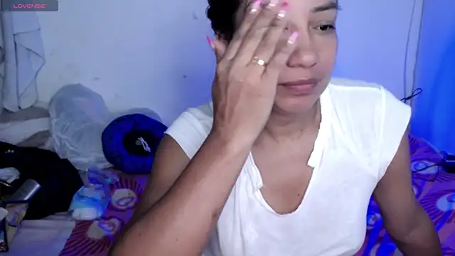 ninatiny online show from 04/17/26, 11:24