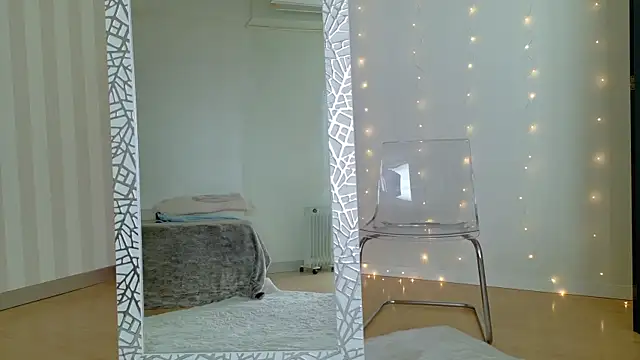 girl nextd00r online show from 03/06/25, 01:14