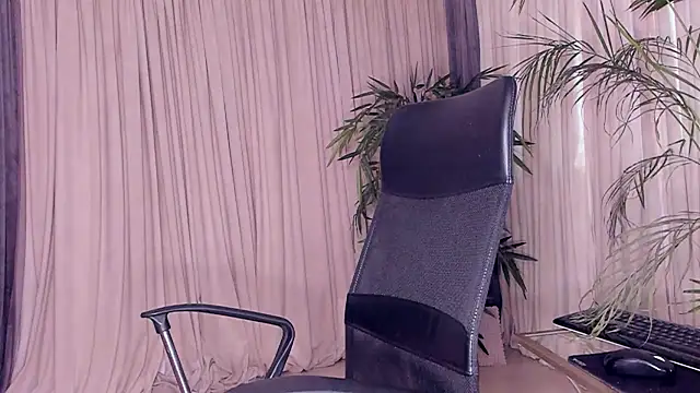 Snapshot of daisyd001 chatting on 02/03/25, 08:02 daisyd001 online show from 02/03/25, 08:02