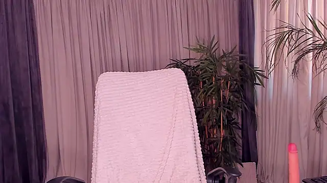 Snapshot of daisyd001 chatting on 02/12/25, 09:20 daisyd001 online show from 02/12/25, 09:20