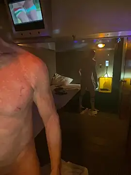 Snapshot of MikyFoxx chatting on 03/22/25, 12:39 MikyFoxx online show from 03/22/25, 12:39