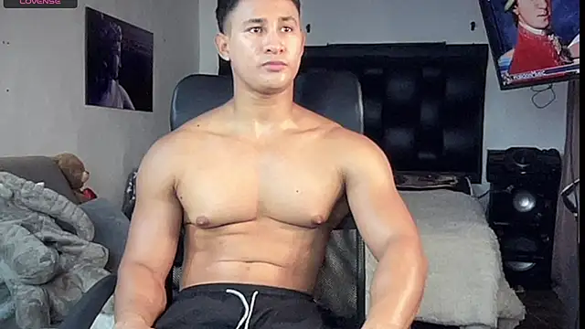 Snapshot of BenjaminCooperk chatting on 09/22/25, 07:38 BenjaminCooperk online show from 09/22/25, 07:38