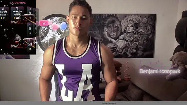 Snapshot of BenjaminCooperk chatting on 10/30/25, 07:36 BenjaminCooperk online show from 10/30/25, 07:36