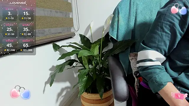 Ariella tits online show from 03/22/25, 04:14