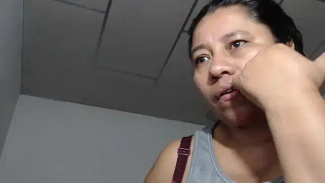 adrixxx38 online show from 02/08/26, 10:18