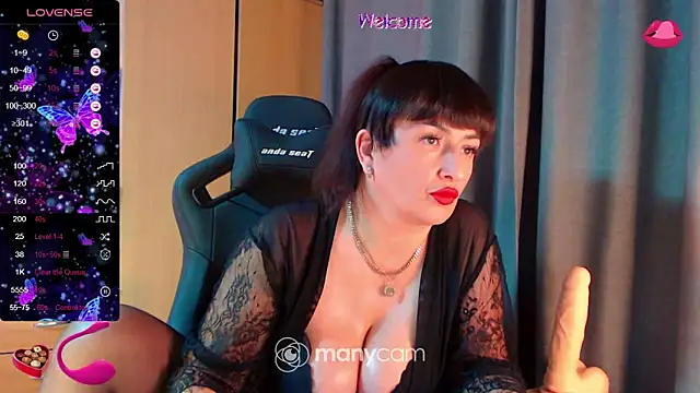 Snapshot of Hotangel75 chatting on 01/12/25, 04:52 Hotangel75 online show from 01/12/25, 04:52