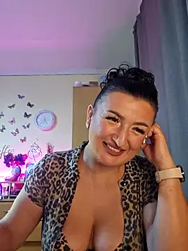 Snapshot of Hotangel75 chatting on 09/12/25, 08:25 Hotangel75 online show from 09/12/25, 08:25