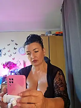 Snapshot of Hotangel75 chatting on 10/04/25, 05:16 Hotangel75 online show from 10/04/25, 05:16