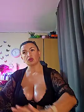 Snapshot of Hotangel75 chatting on 10/05/25, 05:11 Hotangel75 online show from 10/05/25, 05:11