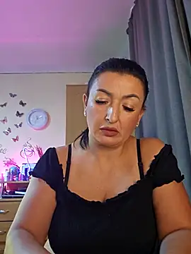 Snapshot of Hotangel75 chatting on 10/24/25, 08:11 Hotangel75 online show from 10/24/25, 08:11