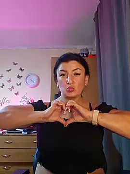 Snapshot of Hotangel75 chatting on 10/26/25, 06:25 Hotangel75 online show from 10/26/25, 06:25