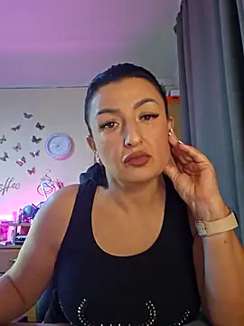 Snapshot of Hotangel75 chatting on 10/30/25, 06:48 Hotangel75 online show from 10/30/25, 06:48