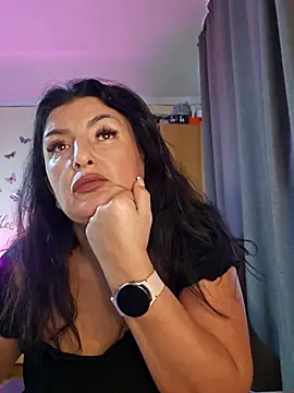 Snapshot of Hotangel75 chatting on 11/03/25, 09:32 Hotangel75 online show from 11/03/25, 09:32