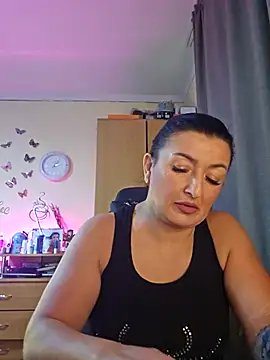 Snapshot of Hotangel75 chatting on 11/10/25, 10:14 Hotangel75 online show from 11/10/25, 10:14