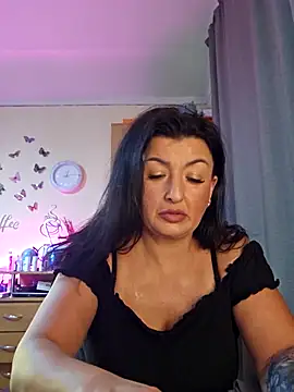 Snapshot of Hotangel75 chatting on 11/12/25, 09:21 Hotangel75 online show from 11/12/25, 09:21