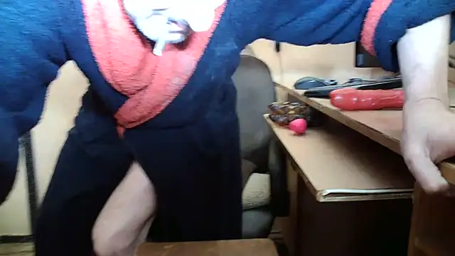 Snapshot of dundyFocus chatting on 10/15/25, 12:38 dundyFocus online show from 10/15/25, 12:38