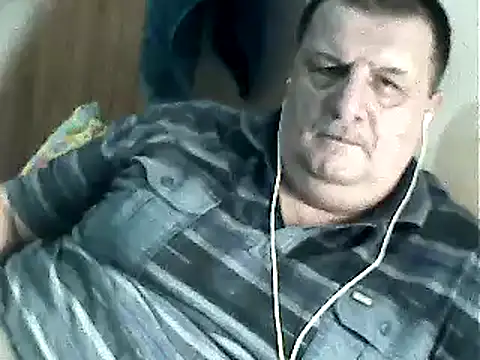 Snapshot of Vyrtous579 chatting on 02/23/25, 03:18 Vyrtous579 online show from 02/23/25, 03:18