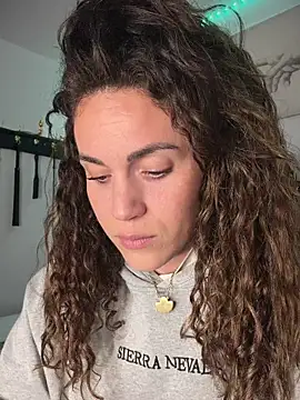 Clara-xoxo online show from 02/21/26, 10:00