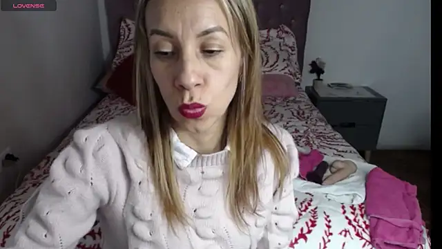 cristin doll  online show from 11/26/25, 10:33