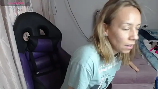 cristin doll  online show from 02/25/26, 10:41