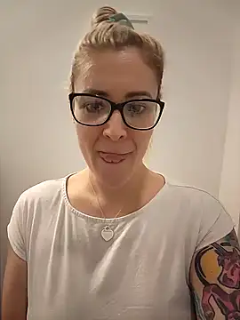 HollyTattoo online show from 01/14/25, 05:01