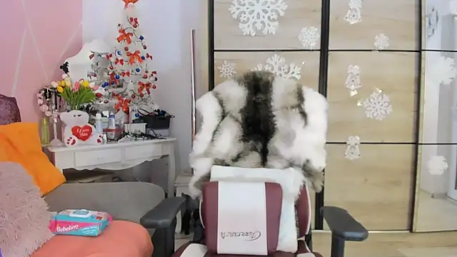 Snapshot of Maryelle chatting on 12/17/24, 08:54 Maryelle online show from 12/17/24, 08:54