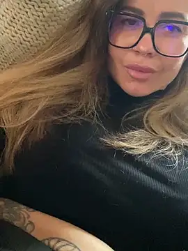 Etwas neugierig online show from 12/24/24, 02:12