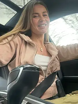 Etwas neugierig online show from 03/10/25, 03:41