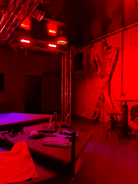 Etwas neugierig online show from 10/29/25, 04:31