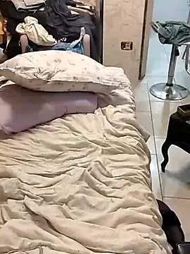 Snapshot of ivanperistil chatting on 11/19/25, 02:44 ivanperistil online show from 11/19/25, 02:44